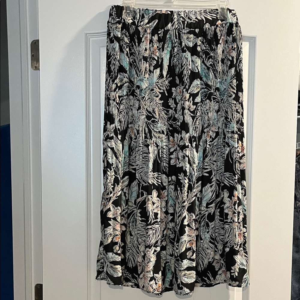 Floral Black and Muted Watercolor Women's midi pleated Skirt